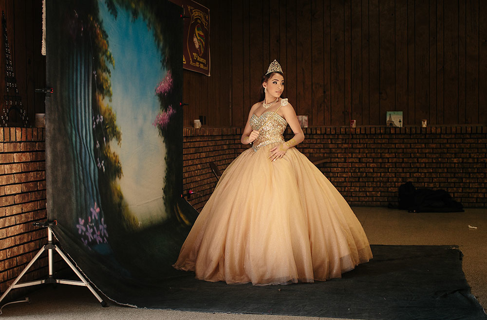 Tatianna MuÒoz poses for a portrait during her quinceaÒera at Club Ki Yowga in East Chicago, Indiana. |||| American industry disproportionately affects the health of minority and low-income communities, and East Chicago, Ind. ó known as the countryís ìmost industrialized municipalityî during the Industrial Revolution ó offers a view of environmental injustices emerging throughout the Rust Belt.