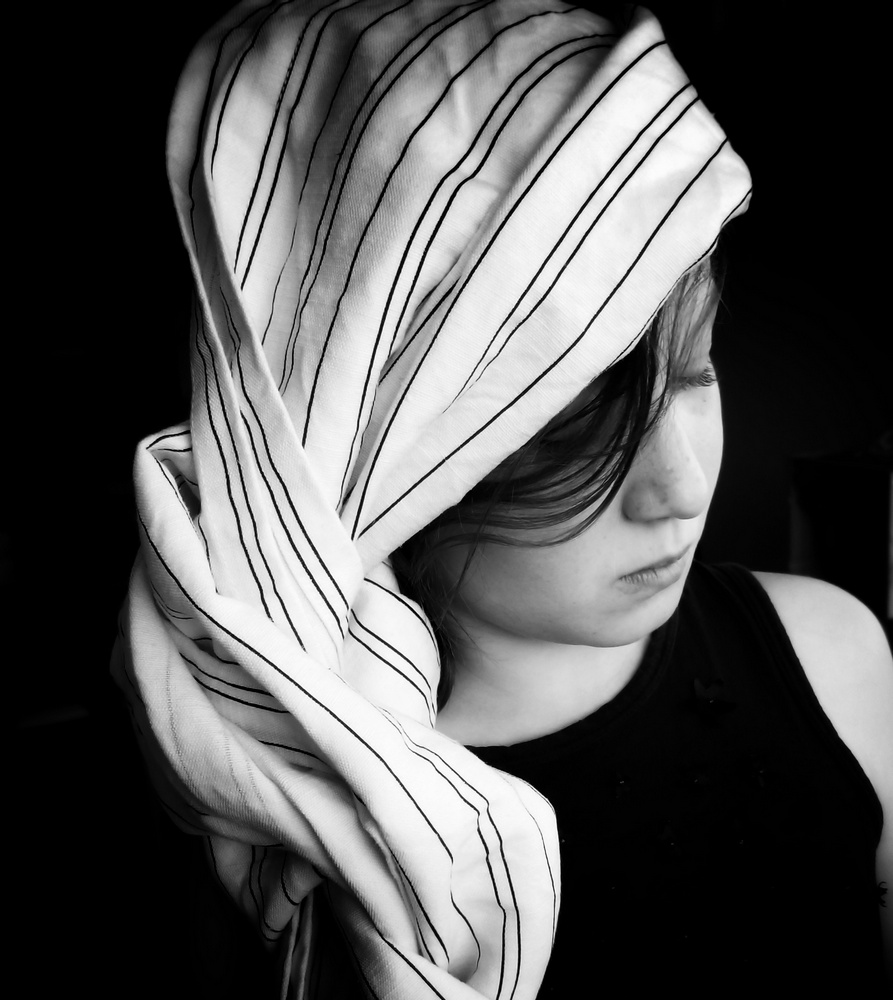 © Laurie Freitag, The GIrl in the Striped Scarf, Los Angeles, CA