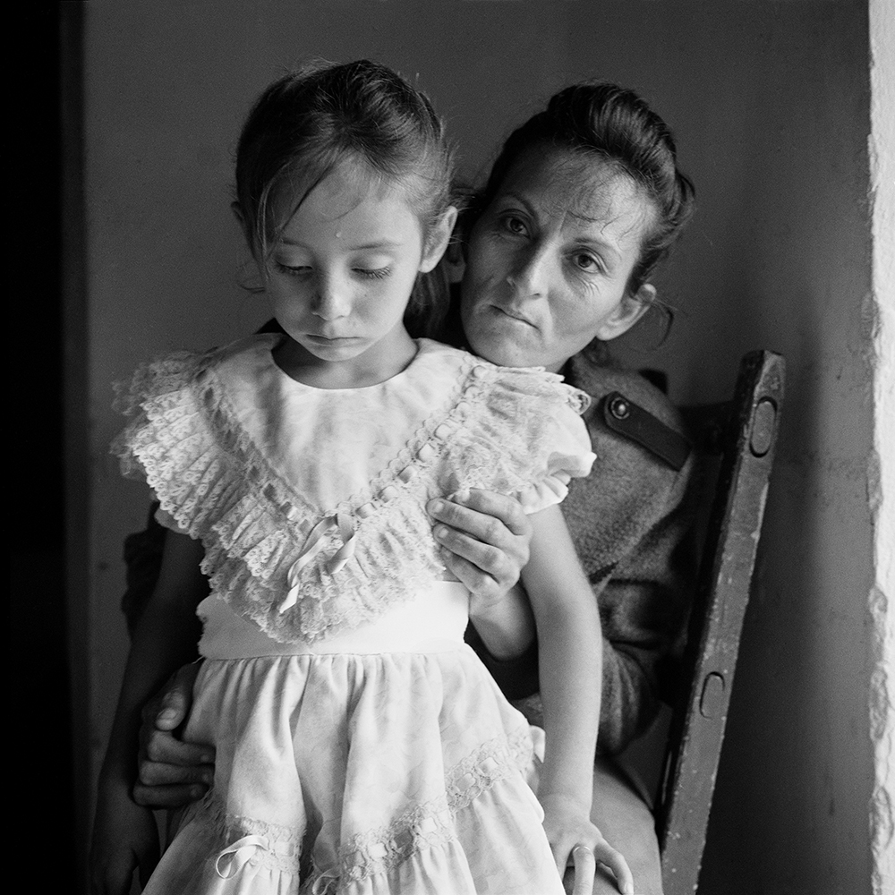 "Mother and Daughter/Madre e Hija" Guadalupe de Tayopa, 1995