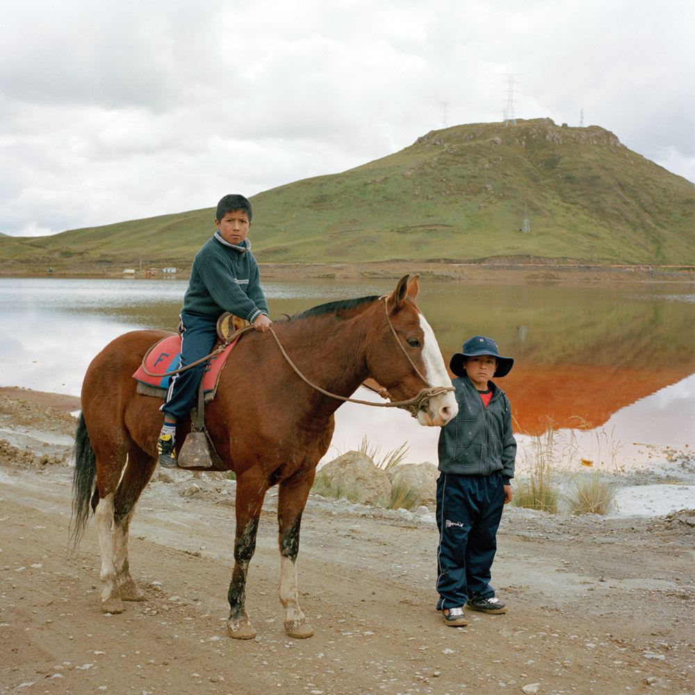 ELEONORA RONCONI - 10Orue_Niños con caballo en la relavera