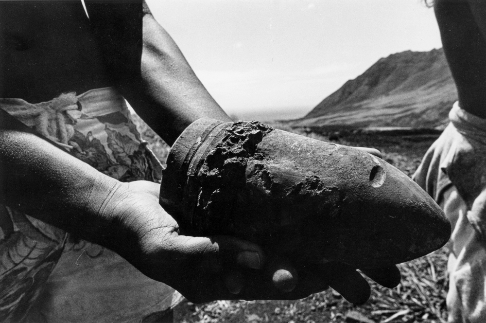 Greevy_Remnants_of_live-fire_military_practice_at_Mākua_Valley_1977_07