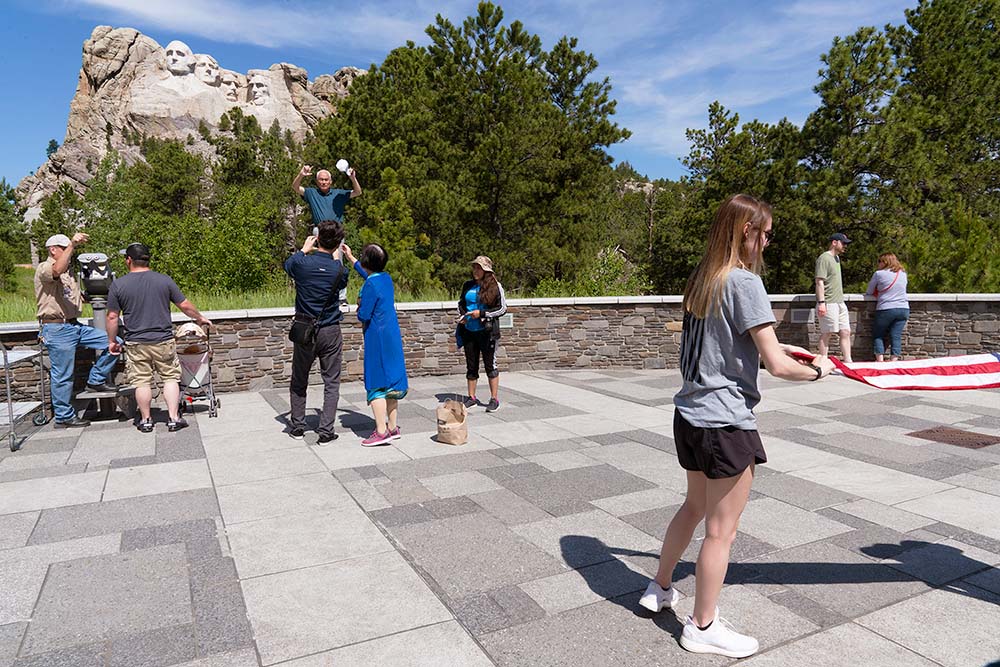 Knedler_Selfies at Mount Rushmore