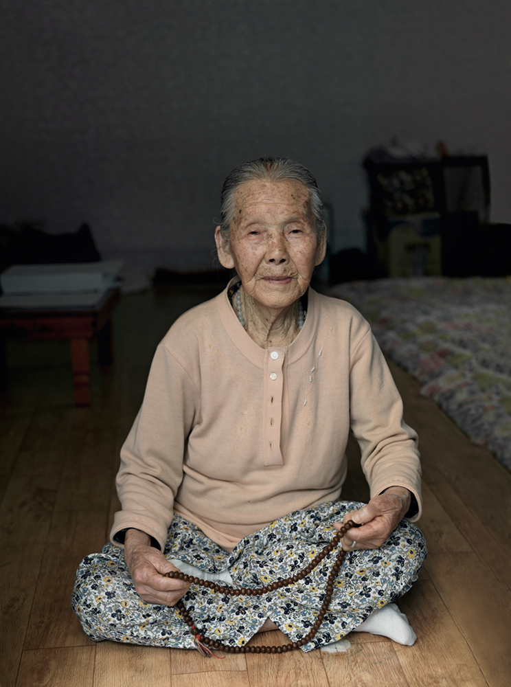 Koo Bohnchang. Park Wea-Yeon, age 101 Lost her son during Korean war. 2010