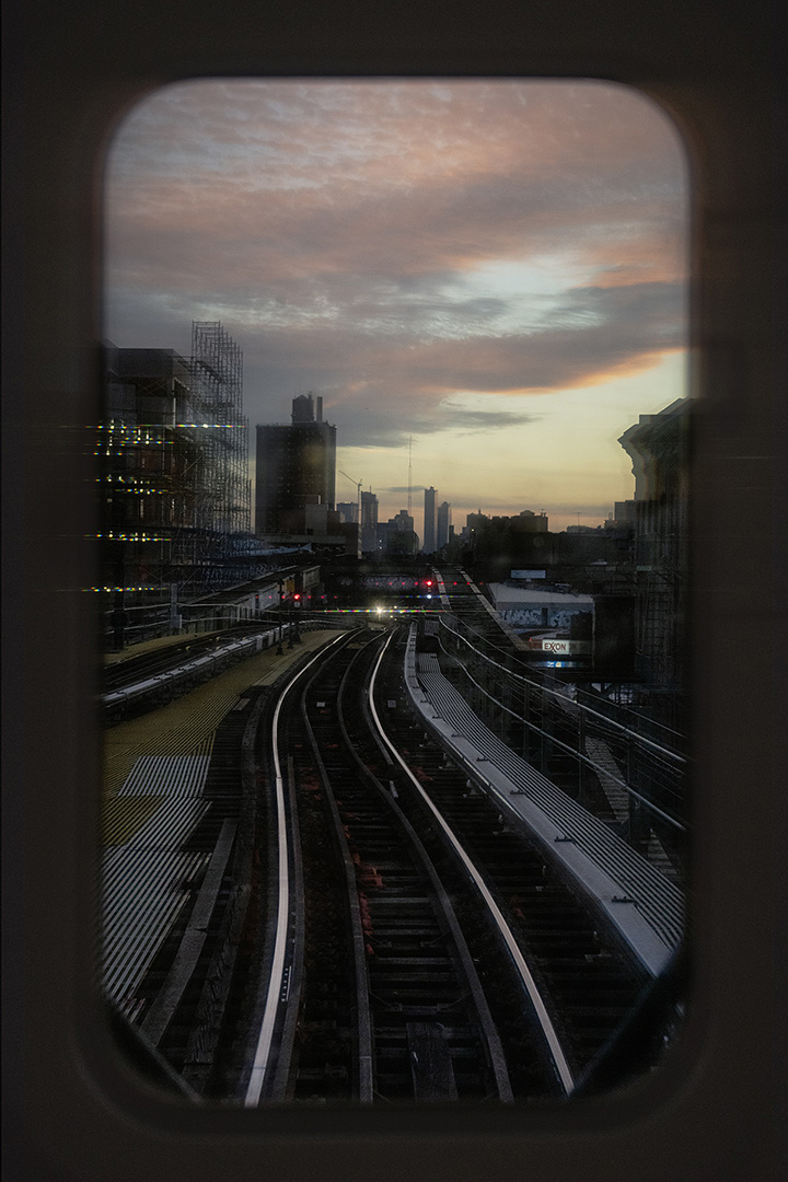09a_v_a_Saville_Lynn Train Front Window