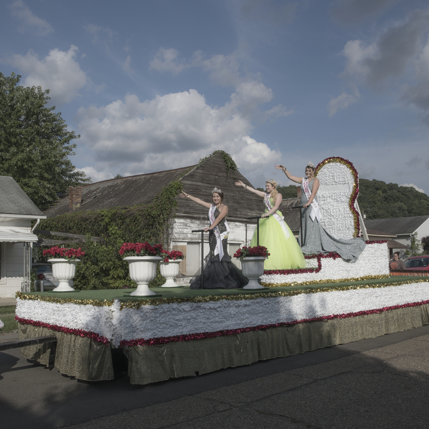 Miss Parade of the Hills' Queens: Nelsonville