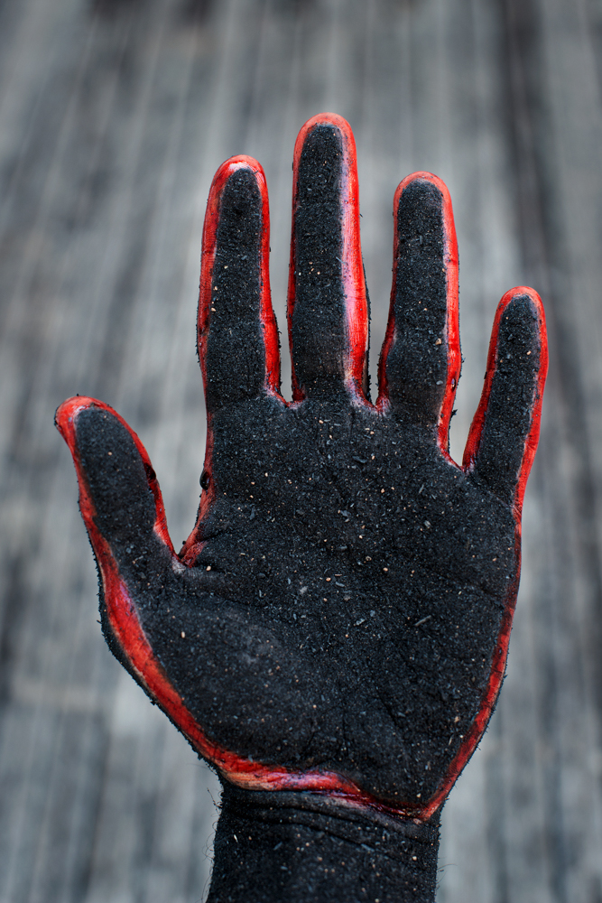 BRAGA_Hand of coal and blood