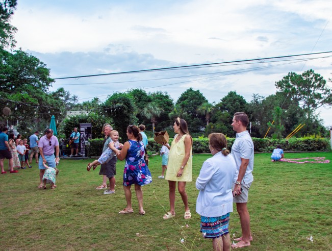 LinleyWyatt_FamilialTies - Linley C.