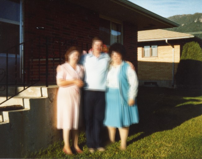 SuburbanSummerDays-ElizabethBloom - Elizabeth Bloom