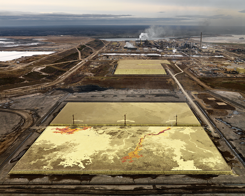 Edward Burtynsky, Alberta Oil Sands #6, Fort McMurray, Alberta, Canada, 2007. Inkjet print. © Edward Burtynsky, courtesy Nicholas Metivier Gallery, Toronto