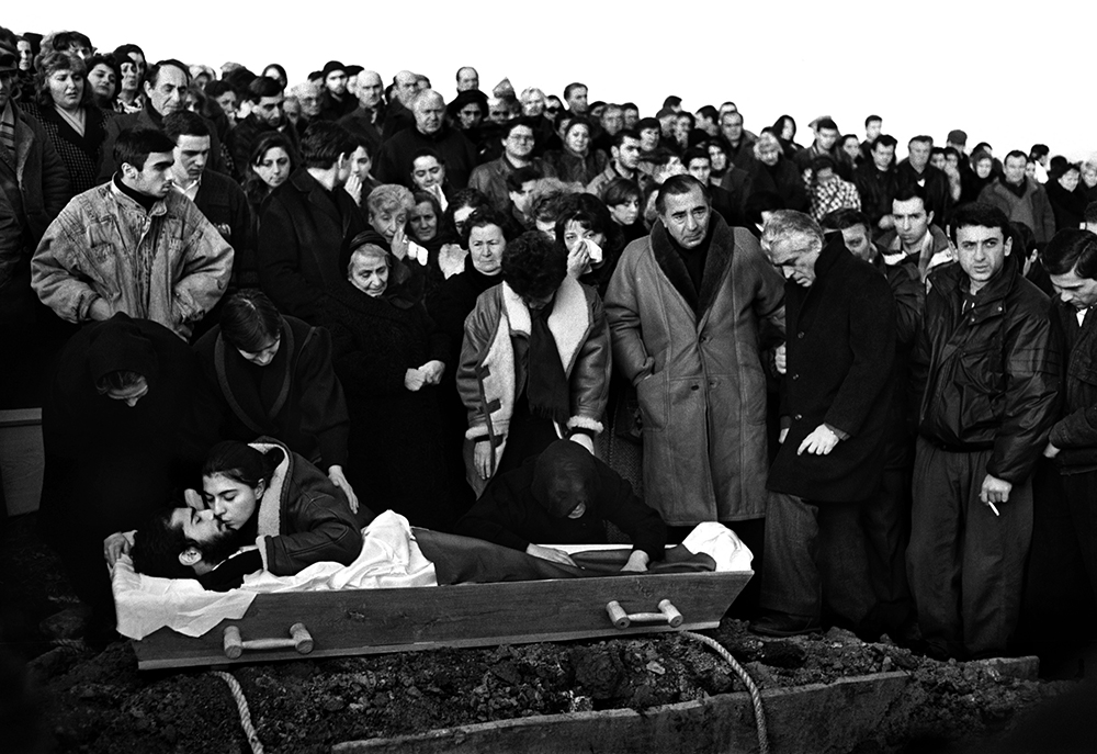 FINAL KISS Conflict after fall of communism Tbilisi Soviet GA