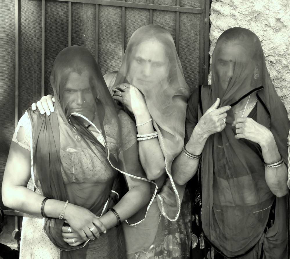 Tres damas - Dinesh Kothari