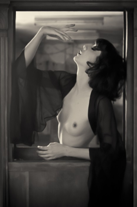 .Claire Mallett: Bodies and Shadows. Claire Mallett: Bodies and Shadows