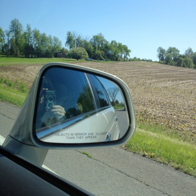 Viewing mirror. What is.write in.Mirror a cars.